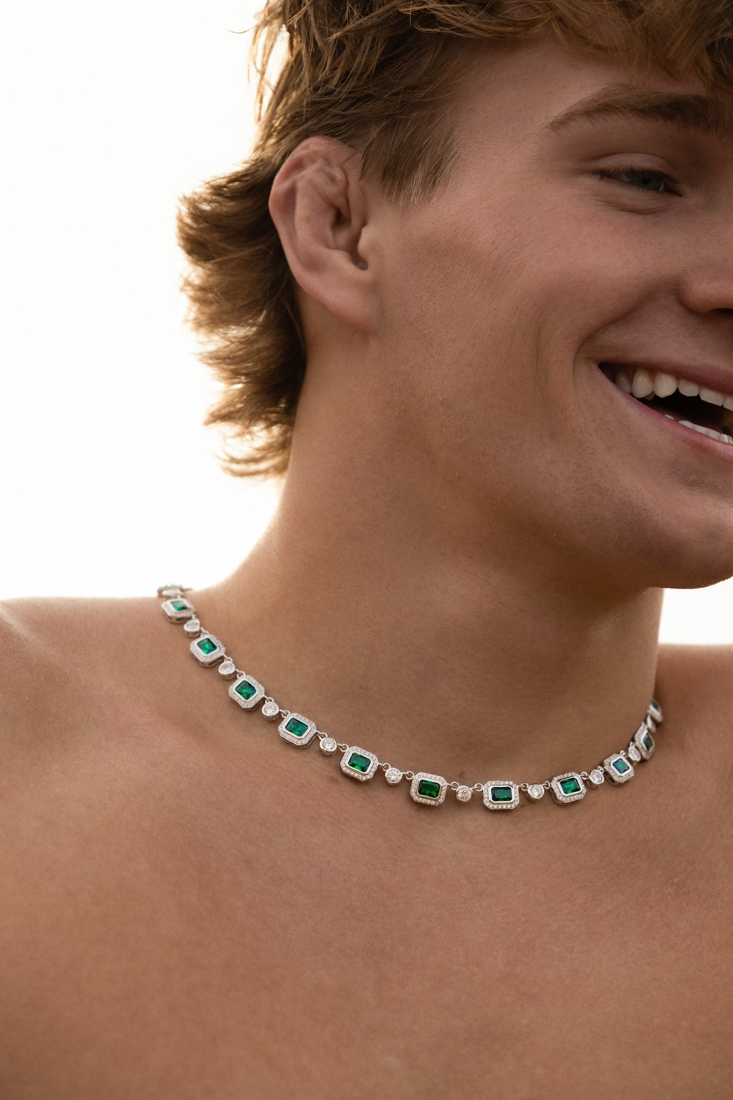 The Emerald Aura Tennis Chain – Silver